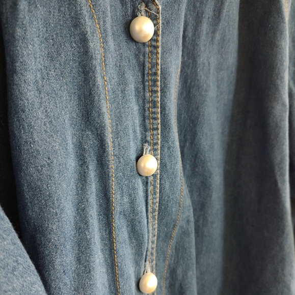 Blue Denim Jean Jacket with ImitaionPearl Buttons And Lace Accents. 3x - Picture 7 of 7